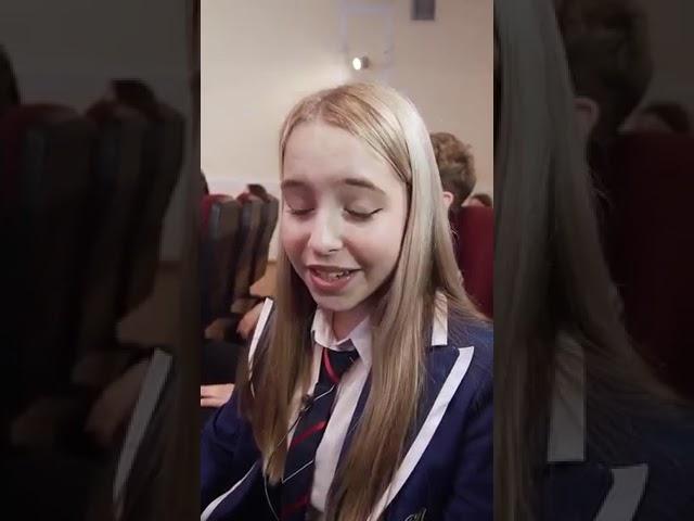 Поцеловал Ксюшу #шгш #поцелуй #ксюша #школа