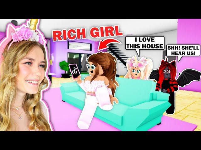 We Moved Into A RICH POPULAR GIRLS Home And She Had NO IDEA... In Brookhaven! (Roblox)