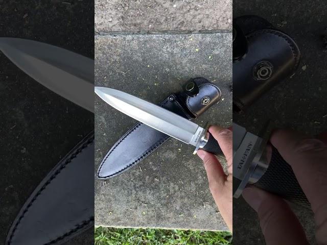 THIS KNIFE IS INSANE!!! AND I LOVE IT!!! #edcknife #everydaycarry #combatknife #tacticalknife