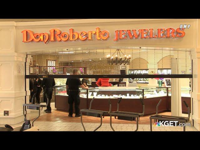 Man flees after attempted robbery at Don Roberto Jewelers