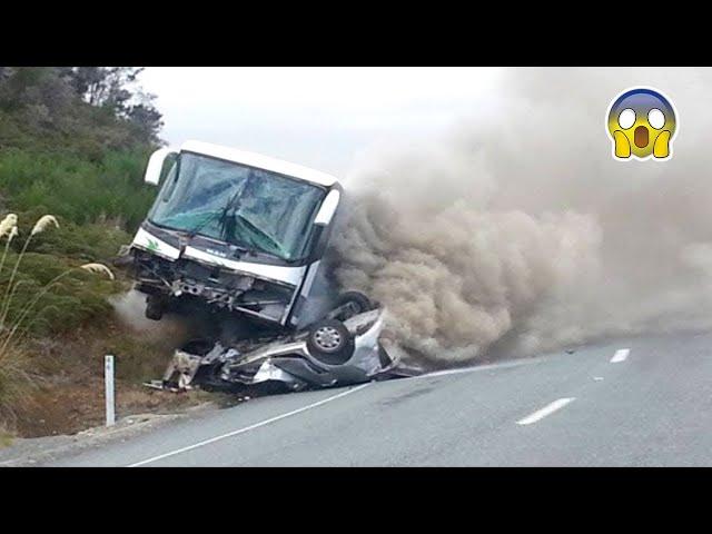 UNBELIEVABLE IDIOTS TRUCK DRIVERS FAILS | CRAZY TRUCK CRASH | TOP DANGEROUS MOMENTS OF THE YEAR 2023