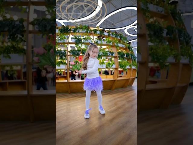 Юбка из тесьмы с перьями страуса на ДР дочери #diy #шью #мамавдекрете