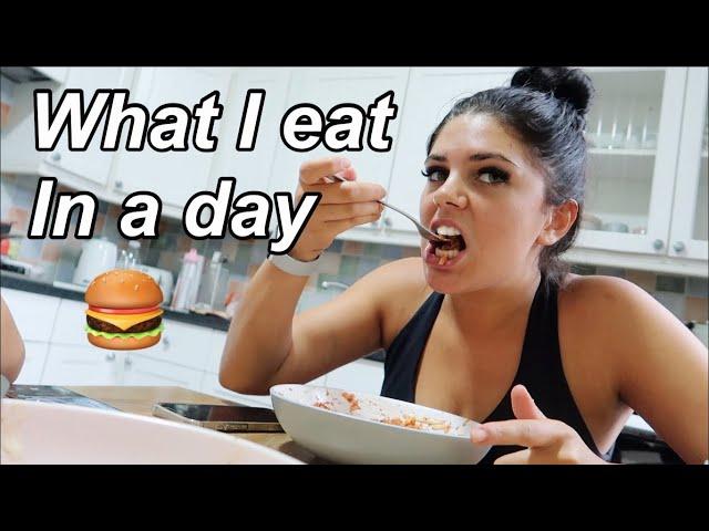 WHAT I EAT IN A DAY! | Sophie Clough