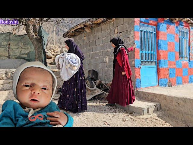 "Unyielding Love: A Nomadic Mother's Quest to Visit Her Husband in Prison"