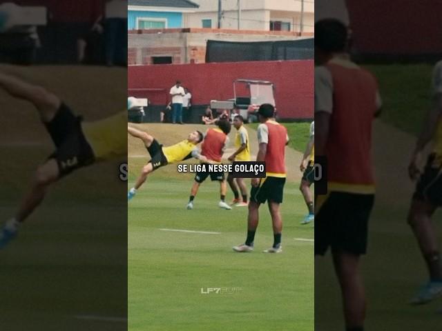 Se liga nesse GOLAÇO que o LÉO ORTIZ fez no treino do FLAMENGO  #flamengo #leoortiz #treino