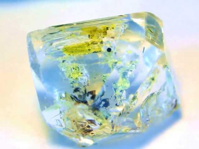 Rare Petroleum  Flourscent herkimer diamond quartz