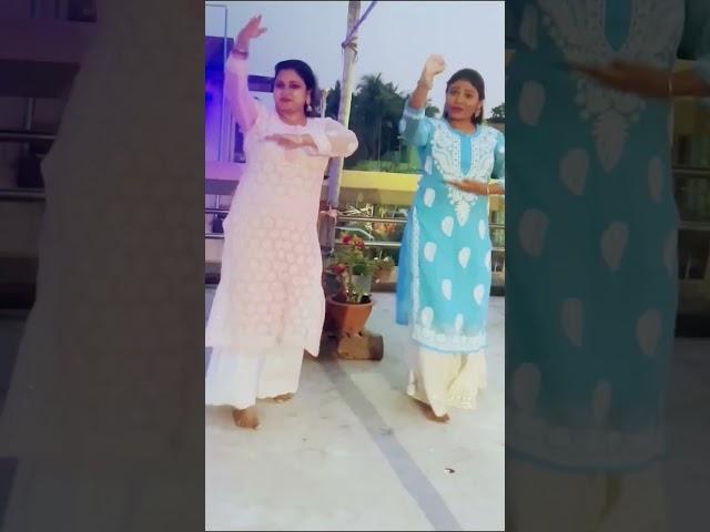 Yeh Ishq Haayee#jabwemet #familyfun #dance #InduTani #bollywoodsongs