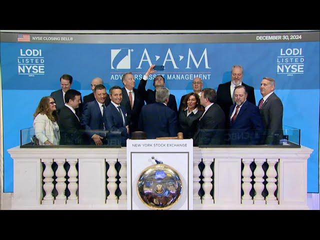 The NYSE welcomes Advisors Asset Management in ringing the Closing Bell