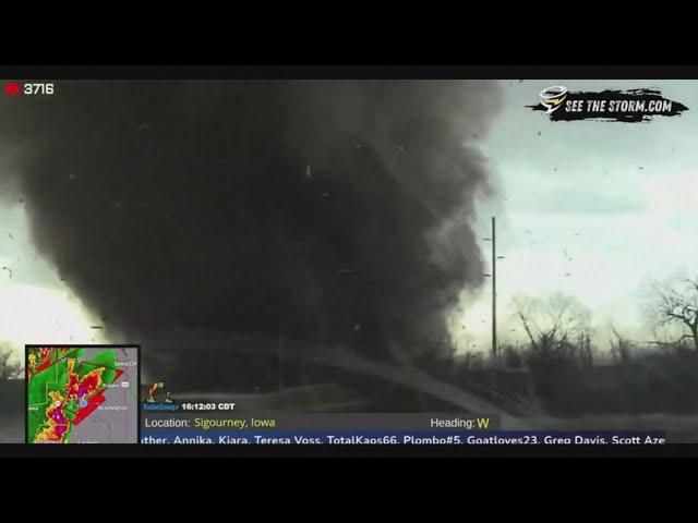 Tornadoes touch down in Arkansas, Iowa leaving damage behind