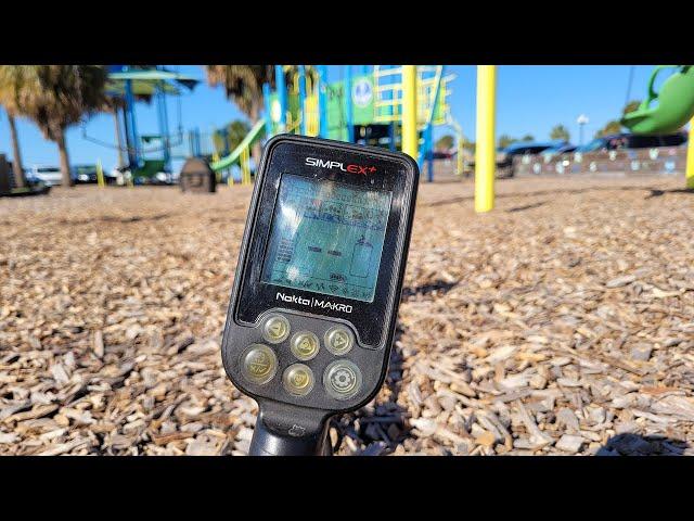 Nokta Makro SIMPLEX Metal Detector | It's STILL a BEAST! | Park Metal Detecting