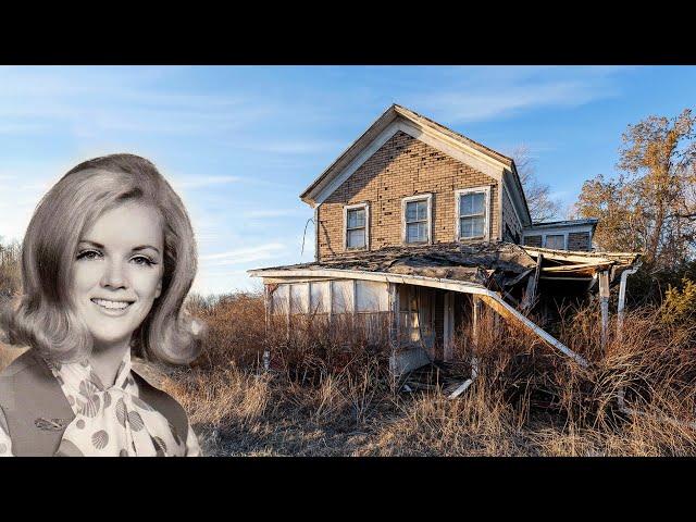 Untouched for 25 YEARS ~ Abandoned Home of the American Flower Lady!