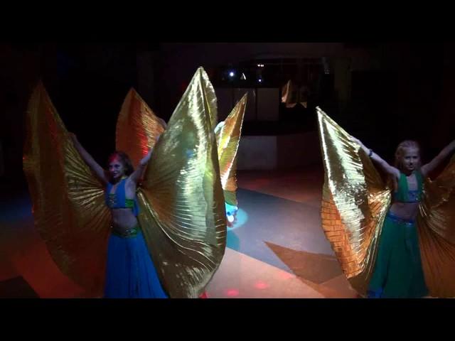 Kids bellydance with isis wings