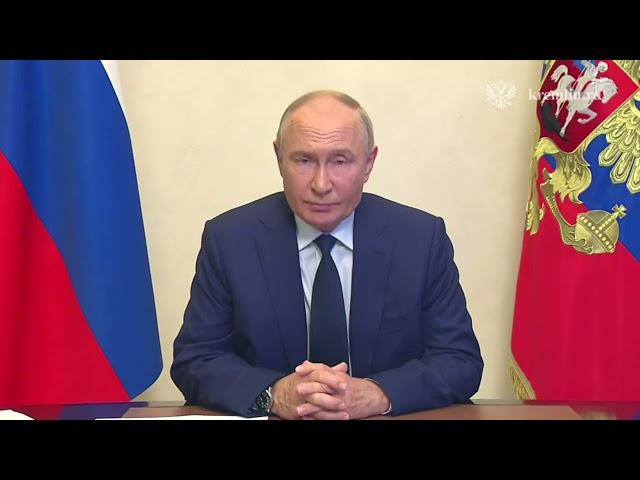 «Нужно быть как можно ближе к людям!»: Путин поговорил по видеосвязи с губернатором Курской области