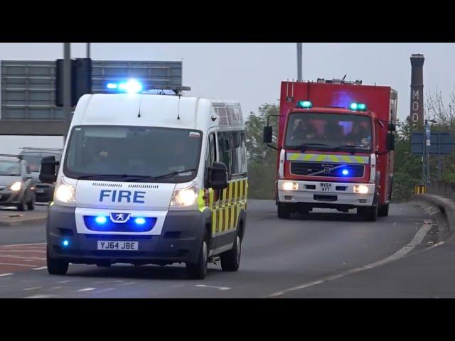 Hyde Command Support Unit And Welfare Unit Responding - Greater Manchester Fire And Rescue Service