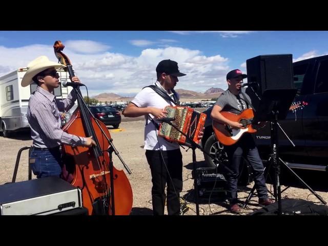 Los Hijos De Garcia - Lujos De La Vida (En Vivo 2017)