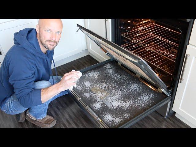 How to Clean Inside Glass on Oven Door