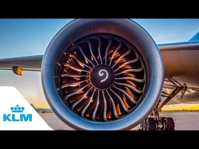 Engine failure... Can an airplane still fly? | Cockpit Tales | KLM