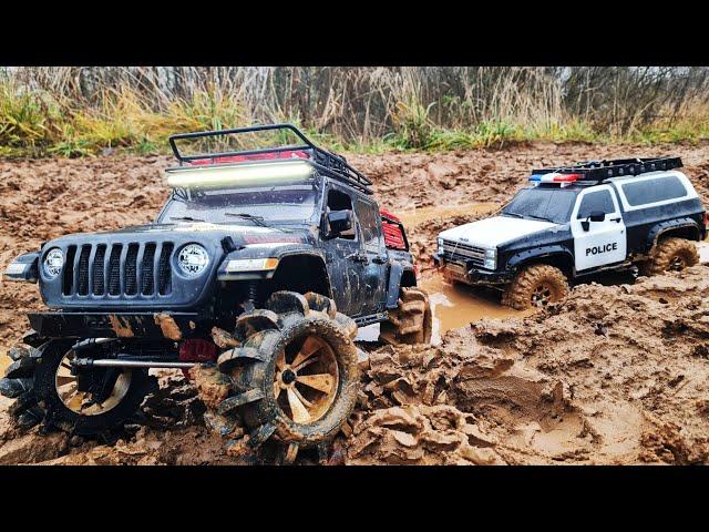 BREAKING cops and JEEPs on TRACTORS! So the BLAZER K5 has not yet been disgraced! ...RC OFFroad 4x4