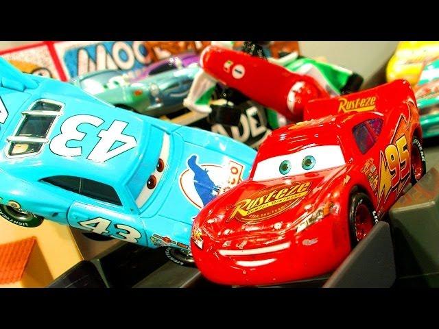 Cars Piston Cup 500 Race Track Ultimate Disney Pixar Cars2 Speed Stunts Crashes & Smashes ToysRUs