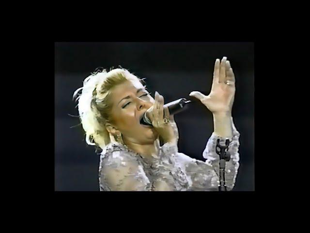 Googoosh - Mordab - 2000 Anaheim Arrowhead Pond -گـــوگــوش - "مرداب"  کنسرت آناهایم