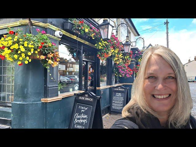 Autumn vibes on my walk from Southend-on-Sea to Leigh-on-Sea - come and  join me exploring England