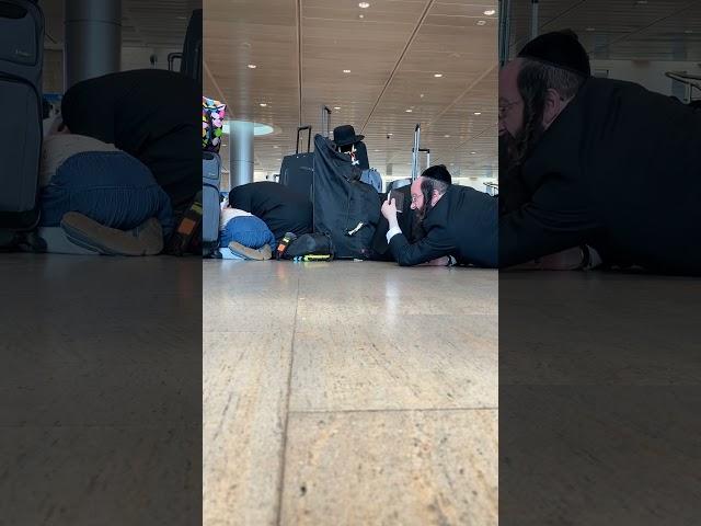 Ben Gurion Airport во время ракетной атаки