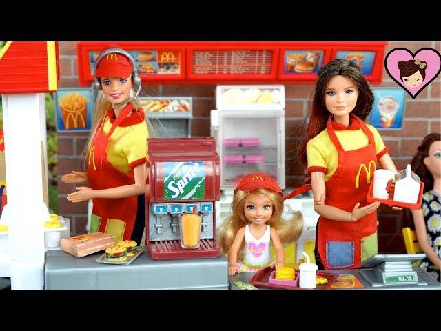 Barbie Doll Mc Donalds Drive Thru Restaurant - Playing with Dolls