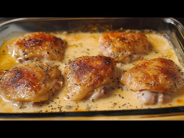 Baked chicken with a delicate cream sauce that turns the dish into a masterpiece!