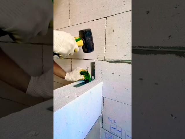Привязка перегородки к стене с помощью подвеса