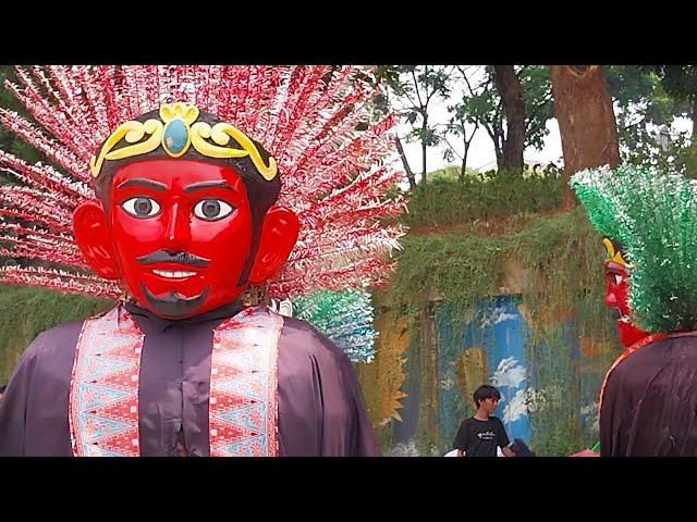 JOGET ONDEL ONDEL BETAWI BERWARNA-WARNI, JOGET LUCU ONDEL ONDEL, BADUT KARAKTER ONDEL ONDEL