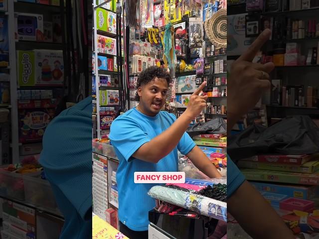 Fancy Shop ke Fancy Log‍️ #shopping #fancy #umbrella #Comedy #vines #shopkeeper #funny #angrezi