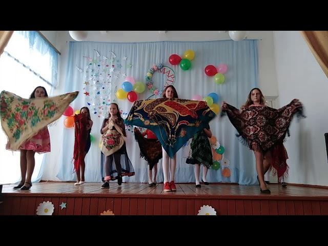 Танец на 8 марта в русском народном стиле (девочки 3 и 4 класса) Советская средняя школа
