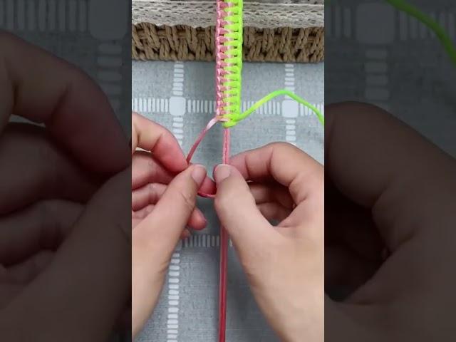 Instructions for tying 2 color bracelets in the simplest way #diycraft #diyideas #diy