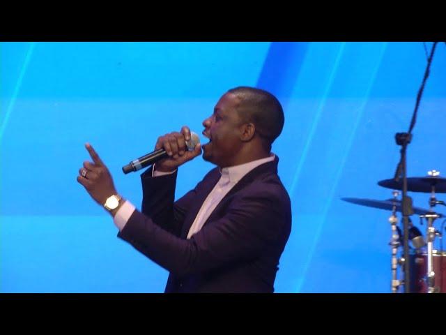 Aripo Asingarari - UFIC Choir Ft Worshiper Larry Gunda (Live) #FamilyMusic