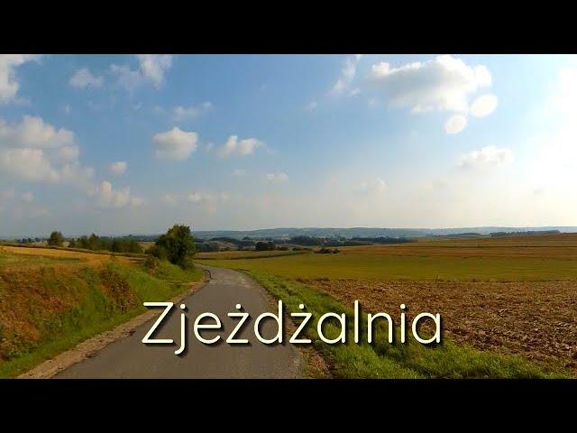 Zjeżdżalnia z widokiem na Pogórze Strzyżowskie