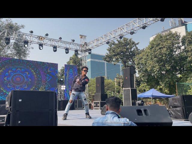 Live Performance On Jaipuriya Institute Noida | Vivekrokz | Rokzteam