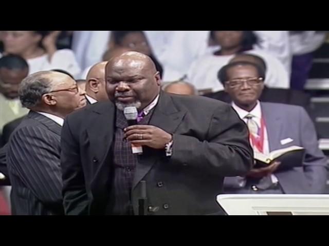 Bishop T.D. Jakes Preaching At The COGIC Holy Convocation In Memphis!