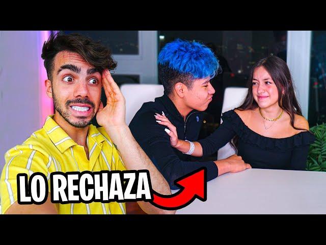 LA CRUSH DE MI VECINO LE RECHAZA UN BESO!