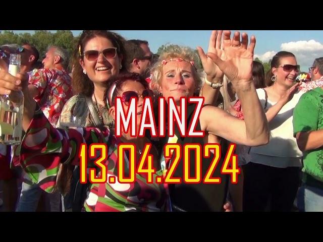 90ziger Schiffsparty auf der MS RHEIN STAR in Mainz.