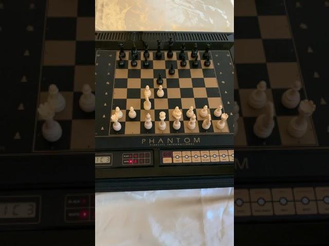 Selbstziehender Schachcomputer (Schachroboter) Fidelity Phantom 6100