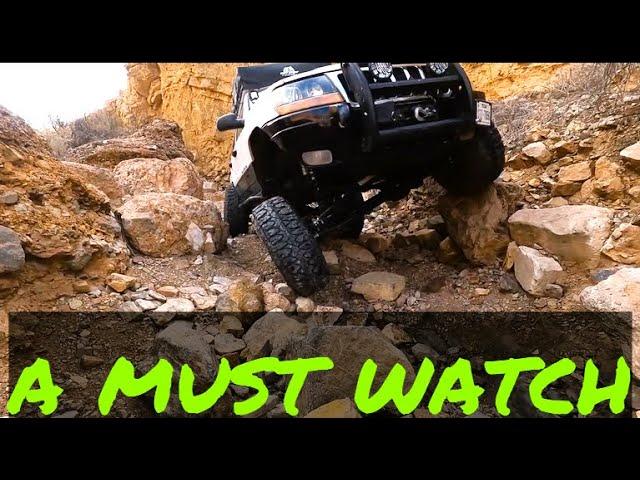 Jeep WJ Conquers its HARDEST trail alone @Rocotillo Rapids, some real ROCKLANDING