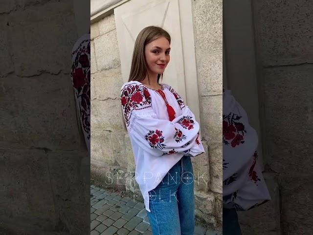 Стильна жіноча вишиванка бохо з червоними трояндами "Варвара" на домотканому полотні (арт. 7800)