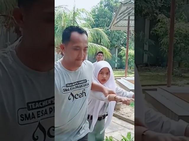 kalau mau jalan sama pacar harus izin dulu