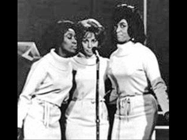 The Blossoms With Darlene Love  It's a Long Way