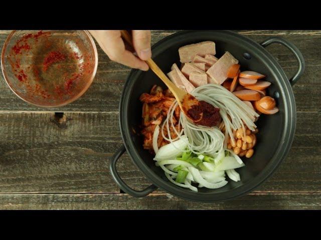 [korean food] spicy sausage stew, army camp stew, budae jjigae, 부대찌개