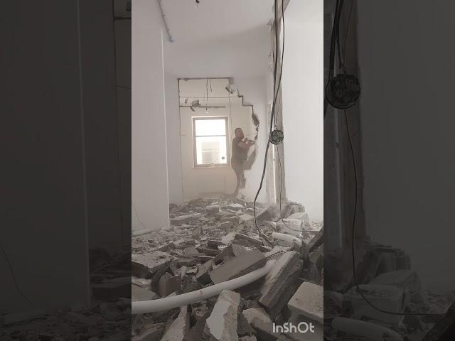 Демонтаж стены из пазогребня # #демонтаж #ремонт #shortsvideo #work #moving #video