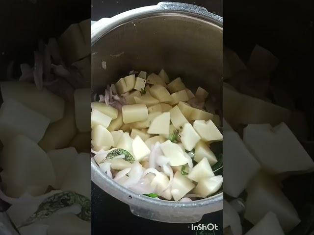 Easy & Tasty 5 Minutes Potato curry for Appam/Idiyappam/Chappathi/#shorts #keralacurry #potatocurry