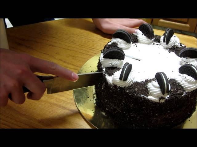 Quick Tip: How To Cut a Cake Cleanly