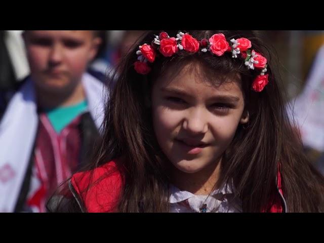 г Бровары Выполнение Государственного Гимна Украины учениками