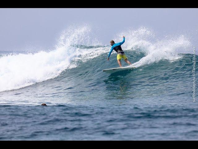 Maldives surf and freediving. [Surfholidays, серфинг]